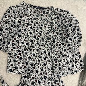 zara wrap v-neck floral top